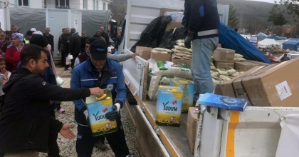 Muğla Büyükşehir’den depremzedelere Ramazan kolisi