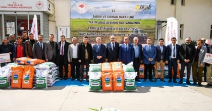 Uşak’ta üreticiye bin torba ayçiçek tohumu dağıtıldı