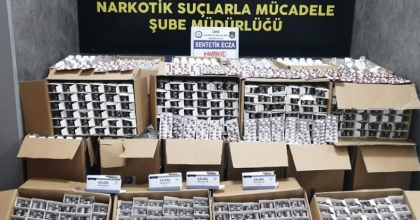İzmir'de 105 bin adet sentetik ecza hap ele geçirildi