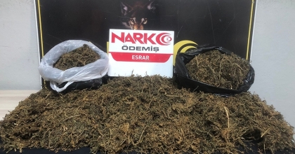 Uyuşturucu Taciri 2 Kilonun Üzerinde Esrarla Yakalandı  