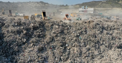 İzmir Büyükşehir'e Moloz İsyanı