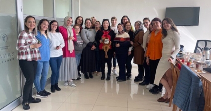 Denizli’nin kadın üreticileri ürün fotoğraflamayı öğreniyor