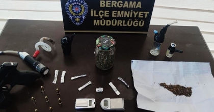 Evine operasyon düzenlenen uyuşturucu taciri tutuklandı  
