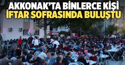 Akkonak Mahallesinde binlerce kişi iftar sofrasında buluştu