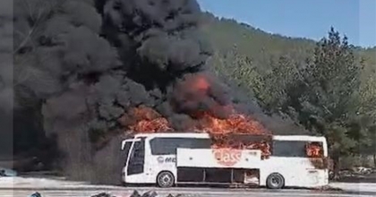 Seyir Halindeki Otobüs Alev Alev Yandı, Facianın Eşiğinden Dönüldü