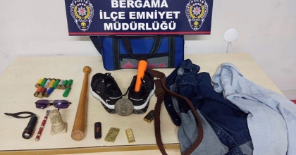 Evlerine hırsız girdiğini şüpheliler yakalanınca öğrendiler 