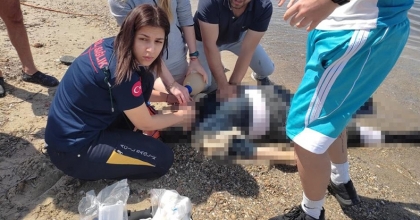 Denize giren yaşlı kadın boğuldu  