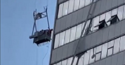 Halat Koptu, Havada Asılı Kaldılar