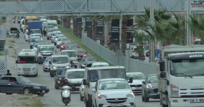Bodrum’da bayram yoğunluğu başladı, trafik kuyruğu uzadıkça uzadı  