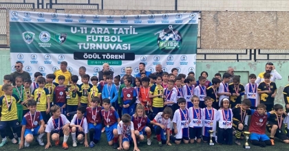 Genç ümitler, 23 Nisan turnuvasının şampiyonu oldu  