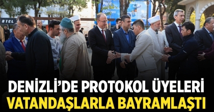 Denizli'de Protokol Üyeleri Vatandaşlarla Bayramlaştı