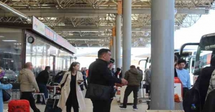 Afyonkarahisar Otogarında Beklenen Yolcu Yoğunluğu Yaşanmadı
