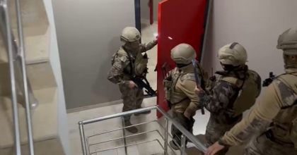 Kuzenler çetesinden 550 Milyon TL'lik yasa dışı bahis vurgunu: 35 gözaltı