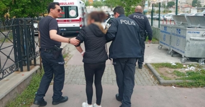 Parkta sızan 2 genç kadın ekipleri alarma geçirdi  