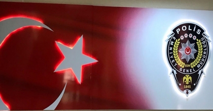 30 yıl hapis cezasıyla aranan zanlı Kuşadası polisinden kaçamadı  