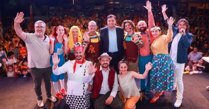 UŞAK ŞEHİR TİYATROSU'NA ÖDÜL