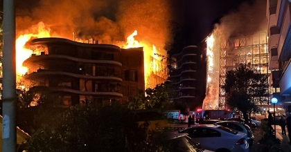 İZMİR’DE BÜYÜK YANGIN