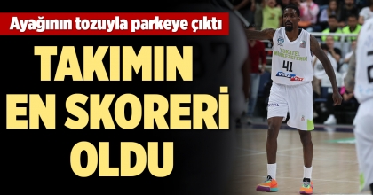 AYAĞININ TOZUYLA PARKEYE ÇIKTI