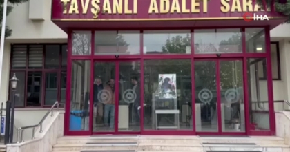 ÜSTLERİNDEN BONZAİ ÇIKTI