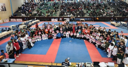 TÜRKIYE KARATE ŞAMPIYONASI, KUMİTE MÜSABAKALARI İLE DEVAM EDİYOR