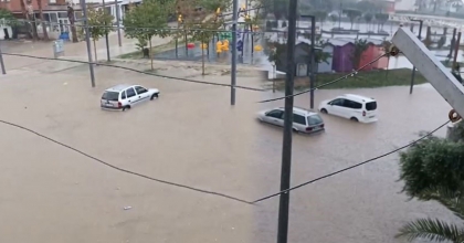 15 DAKİKALIK YAĞMUR HAYATI FELÇ ETTİ