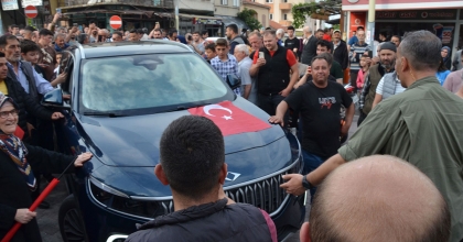 BAKAN KASAPOĞLU’NDAN TOGG’LA MANİSA’DA İLÇE TURU