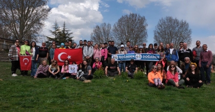 DOĞADEN DÜZENLEDİĞİ GEZİLERLE DENİZLİ’Yİ TANITIYOR