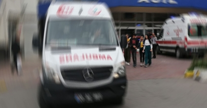 KONTROLDEN ÇIKAN MOTOSİKLET DUVARA ÇARPTI: 1 ÖLÜ