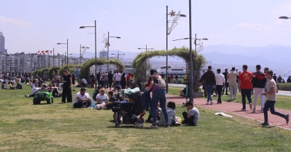 İZMİR’DE BAHAR HAVASI  