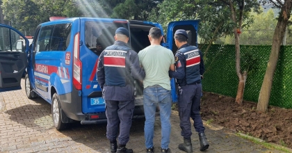 İZMİR İLÇELERİNDE OPERASYON: 13 TUTUKLAMA