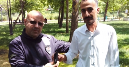 KAYBETTİĞİ CÜZDANI BÜYÜKŞEHİR PERSONELİNİN DİKKATİYLE BULDU  