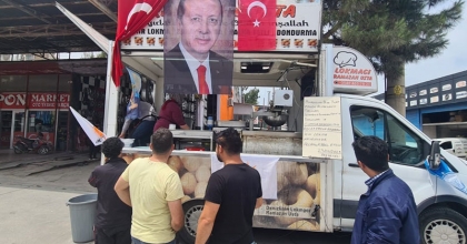 ERDOĞAN’IN SEÇİLMESİNİ LOKMA DÖKTÜREREK KUTLADI