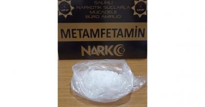 ŞÜPHELİ ARAÇTAN METAMFETAMİN ÇIKTI: 3 TUTUKLAMA  