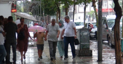 MANİSA'YA GÖK GÜRÜLTÜLÜ SAĞANAK YAĞIŞ UYARISI