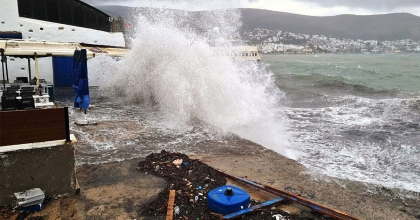 MARMARİS-FİNİKE ARASINDA DENİZLERDE FIRTINA UYARISI