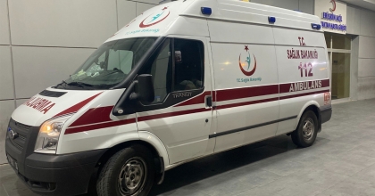 TARLADA ÇALIŞIRKEN YILANIN ISIRDIĞI ÇİFTÇİ HASTANEYE KALDIRILDI  