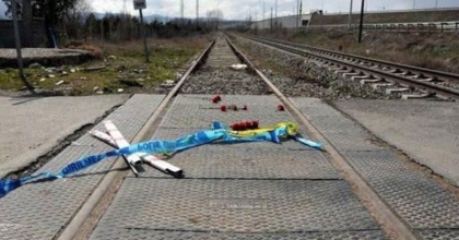 TELEFONLA KONUŞURKEN TRENİN ÇARPTIĞI KİŞİ HAYATINI KAYBETTİ  