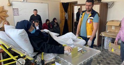 HASTALAR SEDYEYLE OY VERECEKLERİ OKULLARA TAŞINIYOR  