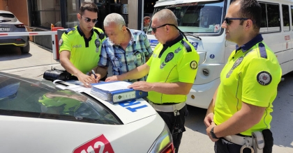 ALKOLLÜ ŞEKİLDE YOLCU MİNİBÜS KULLANDI