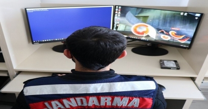 SUÇ İÇERİKLİ PAYLAŞIM YAPIYORLARDI