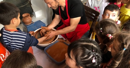 MİNİK ELLER KENT MÜZESİNDE ÇÖMLEK YAPTI