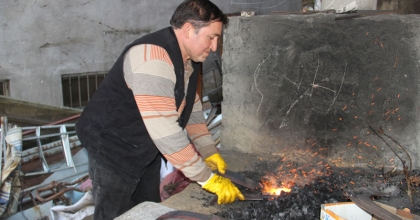 EL EMEĞİYLE TEKNOLOJİYE MEYDAN OKUYOR