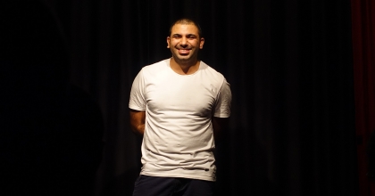 KOMEDYEN GÜMÜŞOLUK’DAN TEK KİŞİLİK GÖSTERİ