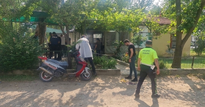 TARTIŞTIĞI EMEKLİ DOKTORU BAŞINDAN VURDU