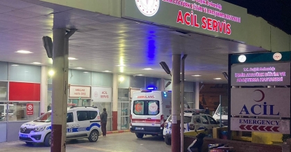 DEFALARCA GÖĞSÜNDEN BIÇAKLANARAK ÖLDÜRÜLDÜ