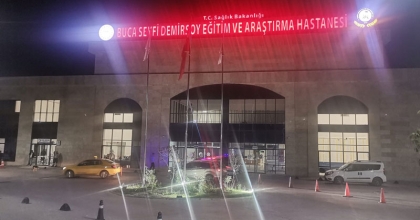 BIÇAKLI KAVGA: 17 YAŞINDAKİ GENÇ ÖLDÜ