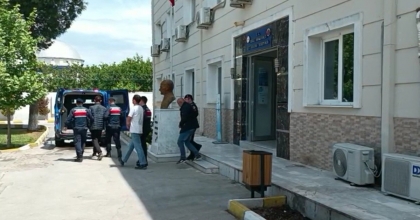 DEMİRYOLUNDAN KABLO ÇALIYORLARDI, TUTUKLANDILAR