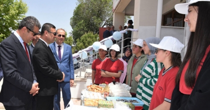 ÖĞRENCİLER ÜRETTİKLERİ ÜRÜNLERİ SERGİLEDİ