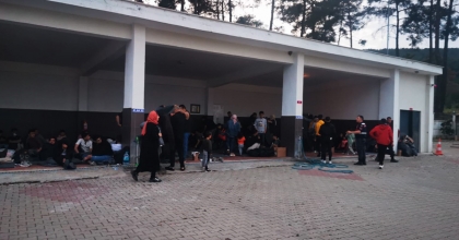 MARMARİS’TE JANDARMA EKİPLERİ 96 DÜZENSİZ GÖÇMEN YAKALADI  