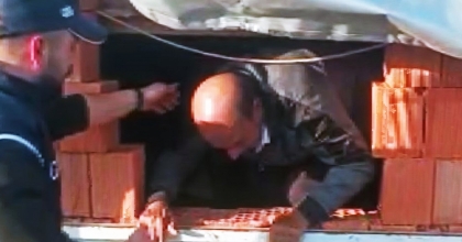 KAMYON KASASINDA TUĞLA KAMUFLAJLI GÖÇMEN KAÇAKÇILIĞI  